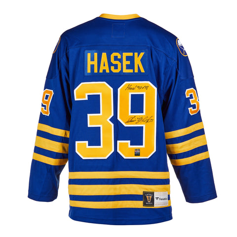 Camiseta vintage de los Buffalo Sabres firmada por Dominik Hasek