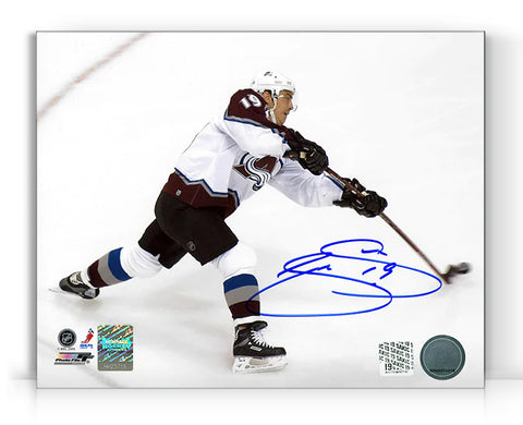 Fotografía aérea de 8 x 10 firmada por Joe Sakic de Colorado Avalanche
