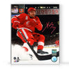 Pavel Datsyuk firmó una fotografía de 8 x 10 con pintura en aerosol de los Detroit Red Wings