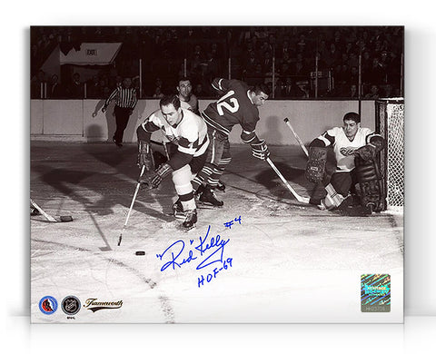 Fotografía vintage de acción de 8 x 10 de los Detroit Red Wings firmada por Red Kelly