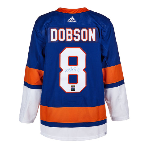 Camiseta firmada por Noah Dobson de los New York Islanders