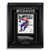 Fotografía enmarcada grabada de Connor McDavid de los Edmonton Oilers: Action Captain Spotlight