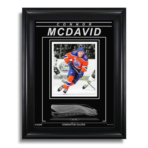 Fotografía enmarcada grabada de Connor McDavid de los Edmonton Oilers - Action Spotlight