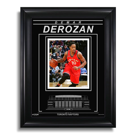 Fotografía enmarcada grabada de DeMar DeRozan de los Toronto Raptors: primer plano de la acción