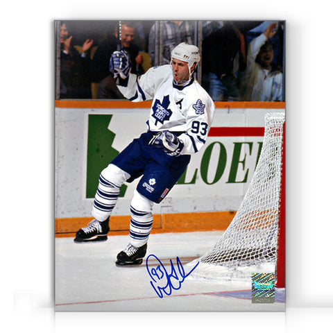 Fotografía de 8 x 10 firmada por Doug Gilmour celebrando un gol de los Toronto Maple Leafs