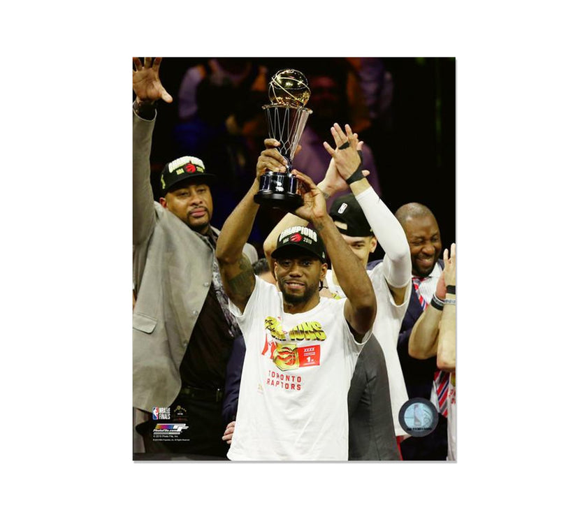 Fotografía enmarcada grabada de Kawhi Leonard de los Toronto Raptors: MVP de los playoffs de 2019