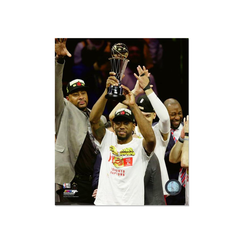 Fotografía enmarcada grabada de Kawhi Leonard de los Toronto Raptors: MVP de los playoffs de 2019