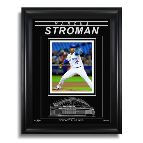 Fotografía enmarcada grabada de Marcus Stroman de los Toronto Blue Jays: Action Pitch horizontal