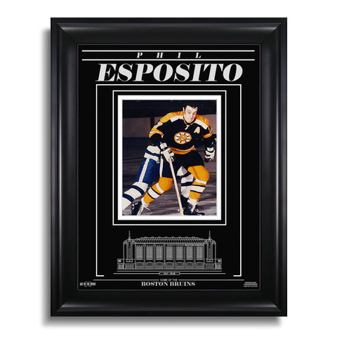 Fotografía enmarcada grabada de Phil Esposito de los Boston Bruins: Action Battle