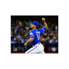 Fotografía enmarcada grabada de Roberto Osuna, Toronto Blue Jays - Action Pitch