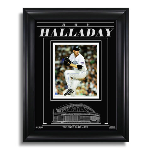 Fotografía enmarcada grabada de Roy Halladay, Toronto Blue Jays - Action Pitch