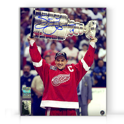 Foto de 8 x 10 de la Copa Stanley de 1998 firmada por Steve Yzerman de los Detroit Red Wings