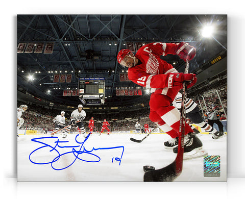 Fotografía Ice Cam de 8 x 10 firmada por Steve Yzerman de los Detroit Red Wings